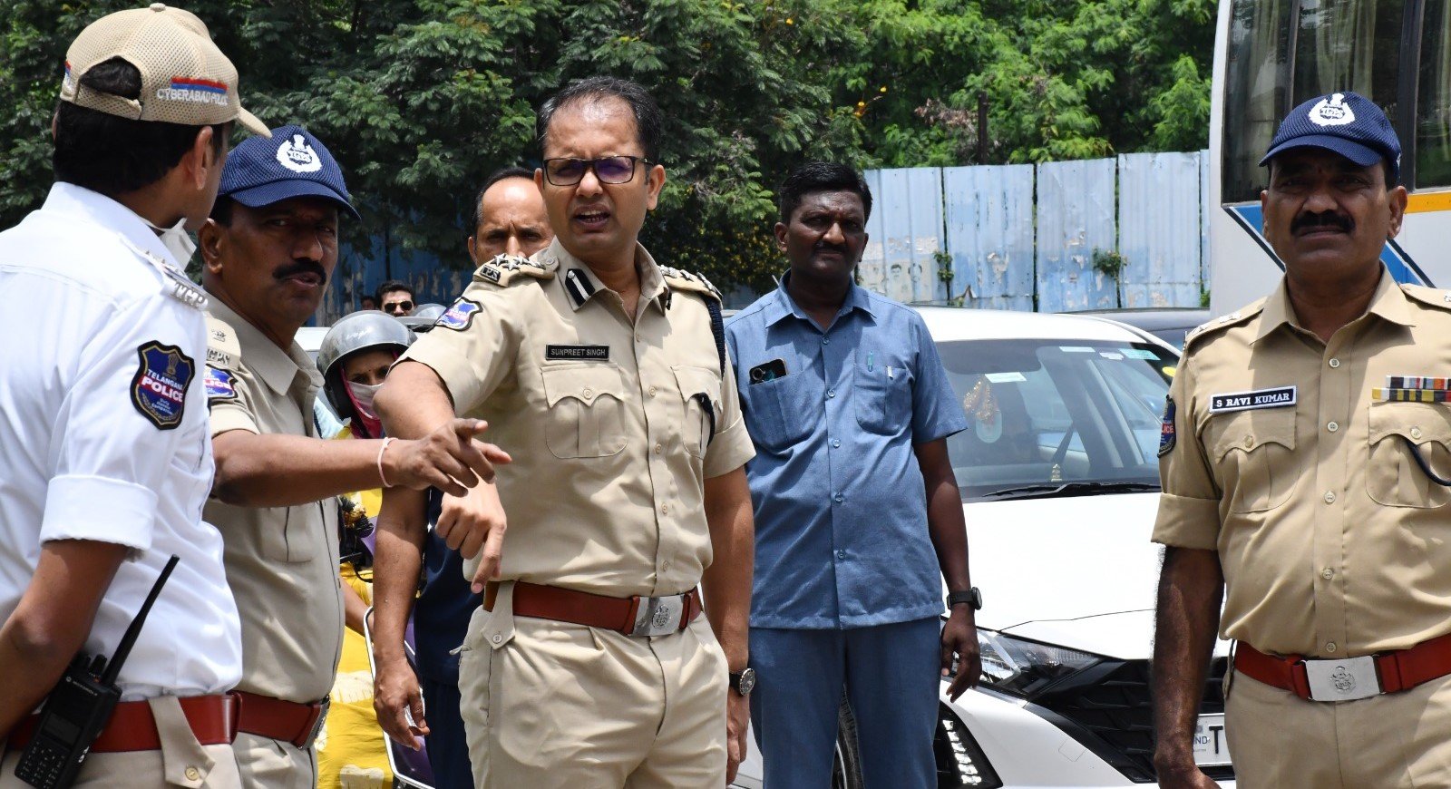 ఐకియా జంక్షన్‌లో అడ్డదారులకు చెక్.. అక్రమ క్యాబ్ పార్కింగ్‌పై స్పెషల్ డ్రైవ్!