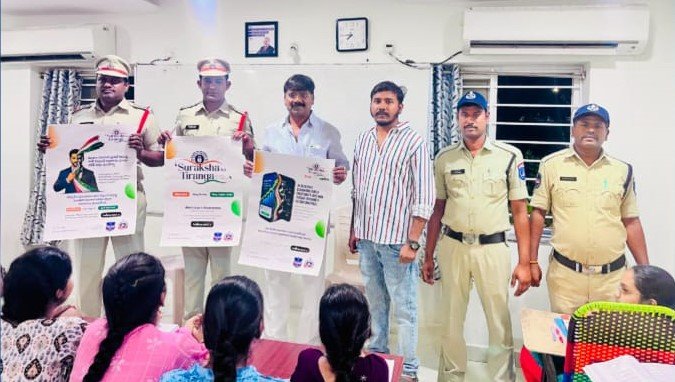 లోన్ యాప్ నుంచి UPI దాకా మోసాల వల!.. 150 మంది విద్యార్థినులకు సైబర్ పాఠం