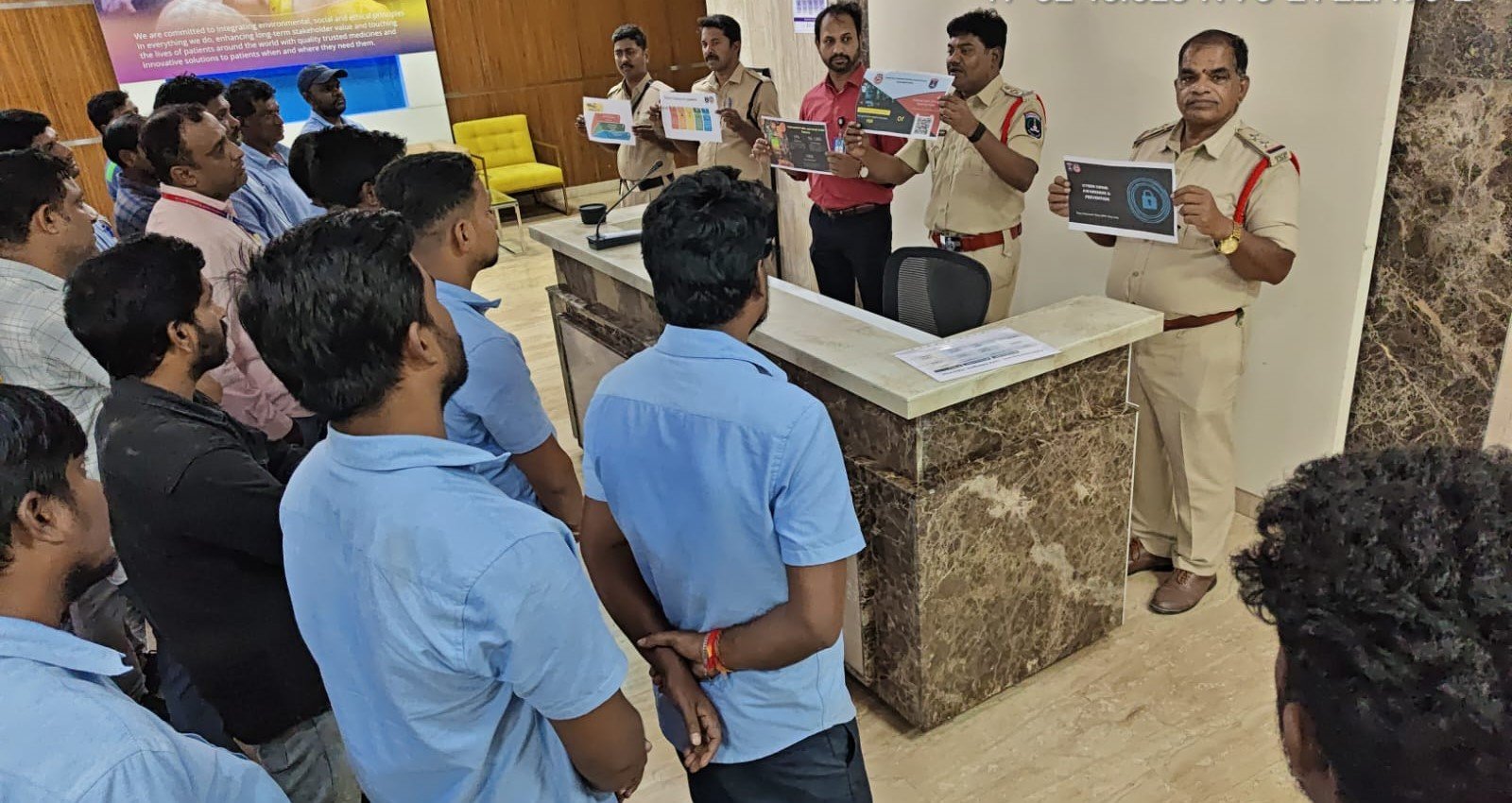 లాభాల పేరుతో లూటీకి స్కెచ్‌.. నకిలీ ట్రేడింగ్‌ ముఠాల వలలో పడొద్దు!