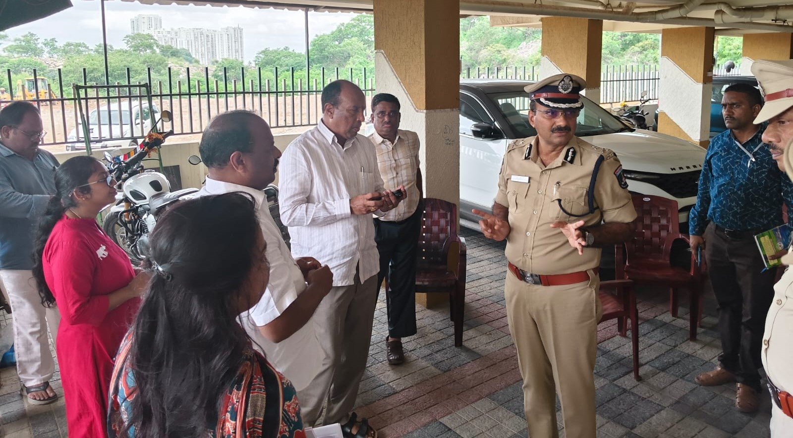 సీఎం పర్యటనకు ఉక్కు భద్రత.. ఇందిరమ్మ ఎల్‌ఐజీ టవర్స్‌కు పోలీస్‌ కవచం!