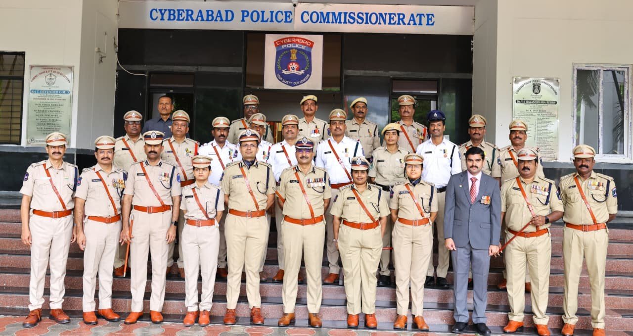 జెండా సాక్షిగా ఖాకీ సంకల్పం.. సైబరాబాద్‌లో ఘనంగా స్వాతంత్య్ర వేడుకలు!