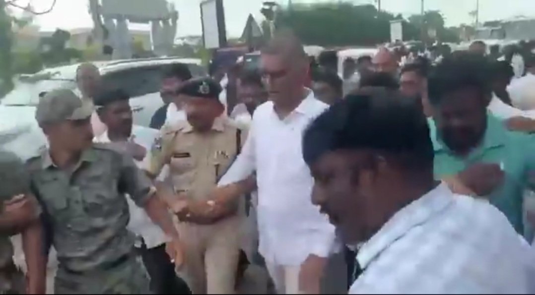 ప్రజా గొంతుకు సంకెళ్లా?.. హనుమకొండలో హరీశ్ రావు అరెస్ట్